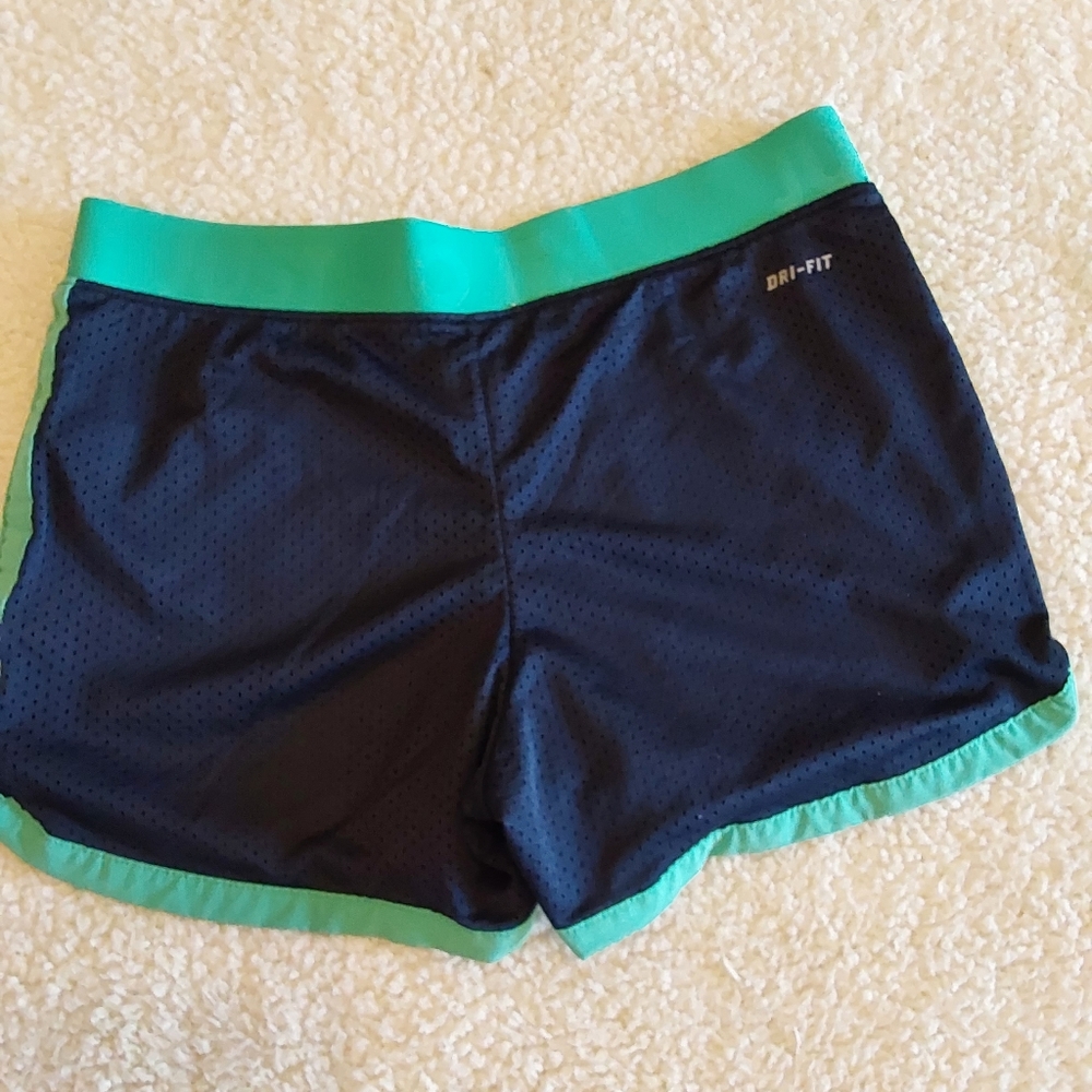 🌺 2 Pairs of Nike Dri-Fit Athletic/Running Shorts - Picture 11 of 15